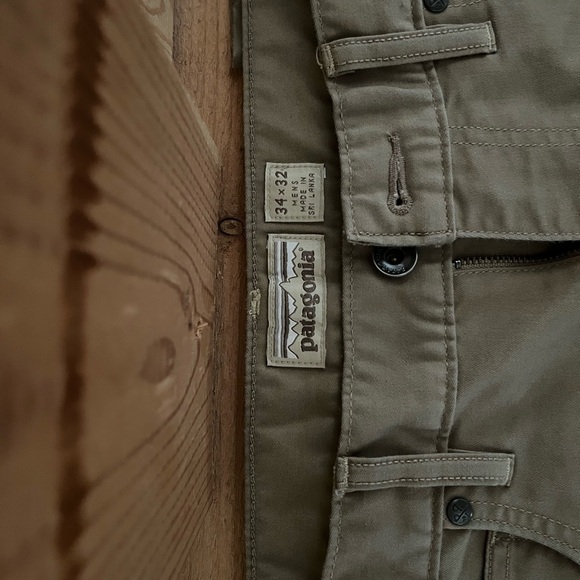 Men's Patagonia Pants - Picture 2 of 2